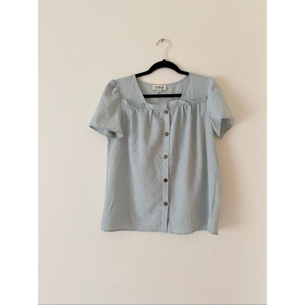 Listicle Women’s Blouse size Medium